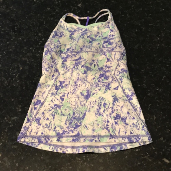 Girls Ivivva tank top with built in bra. - Picture 1 of 3